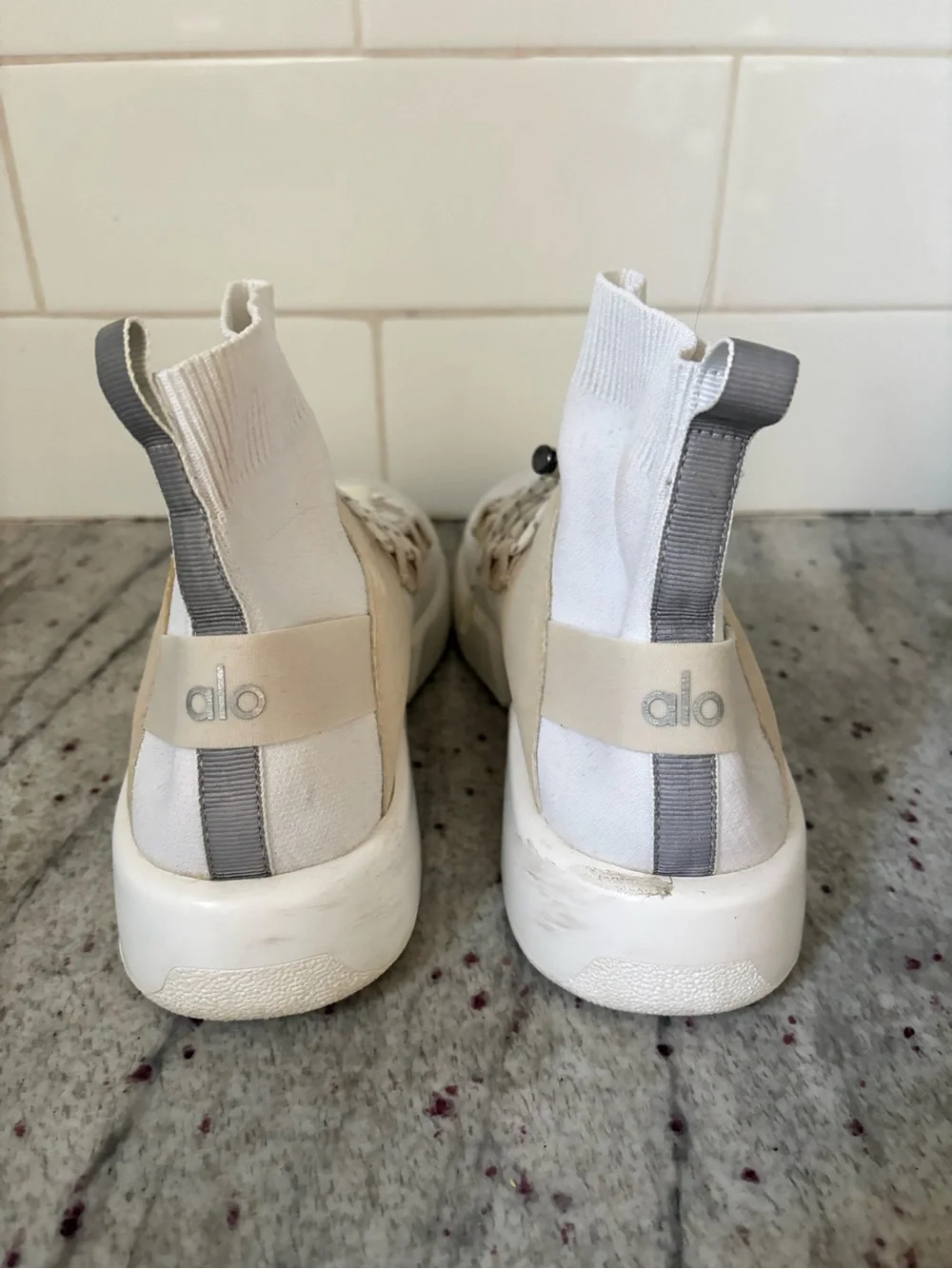 Alo Yoga Wanderer Sneaker Cream - 38